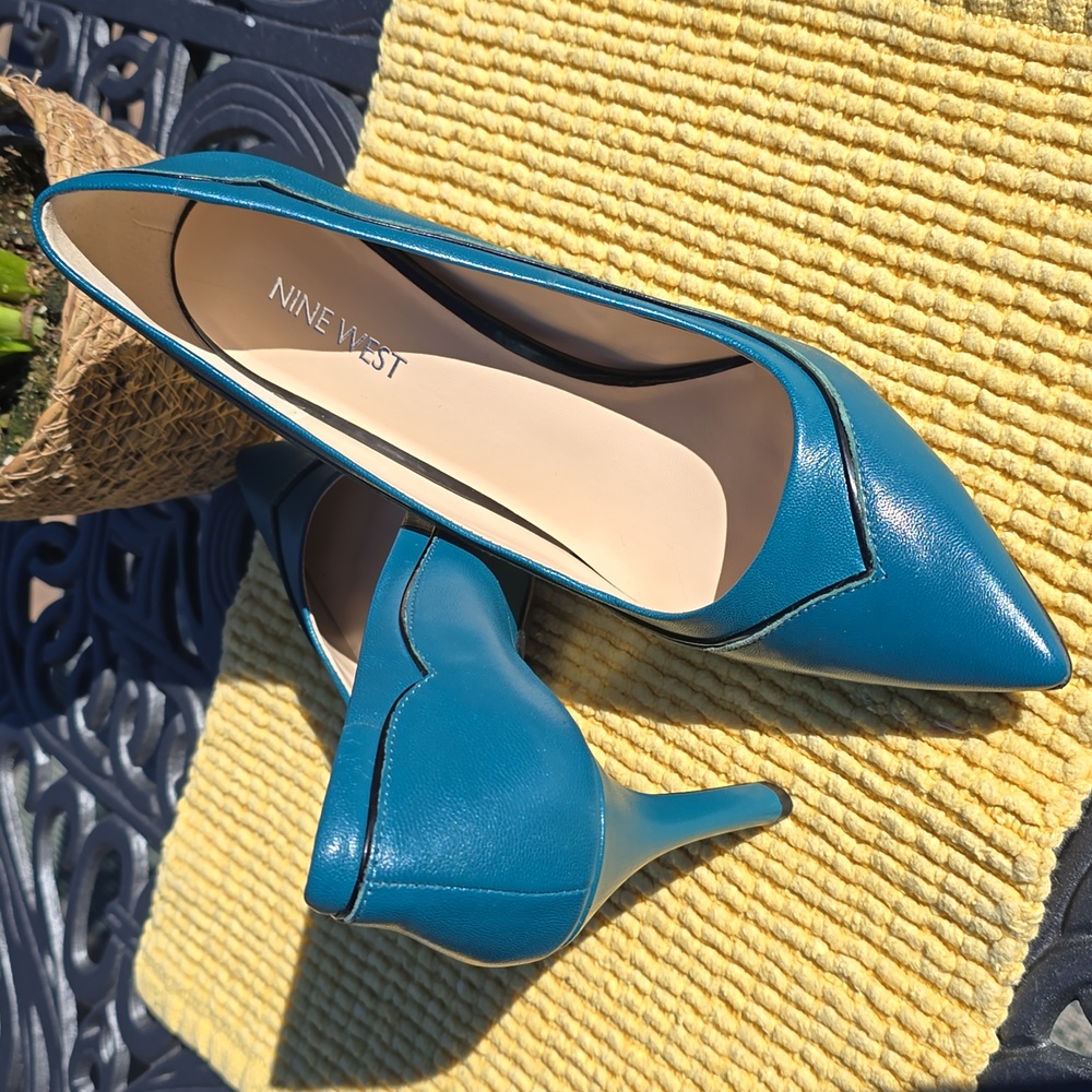 Nine West Turquiose Heels - Picture 4 of 11